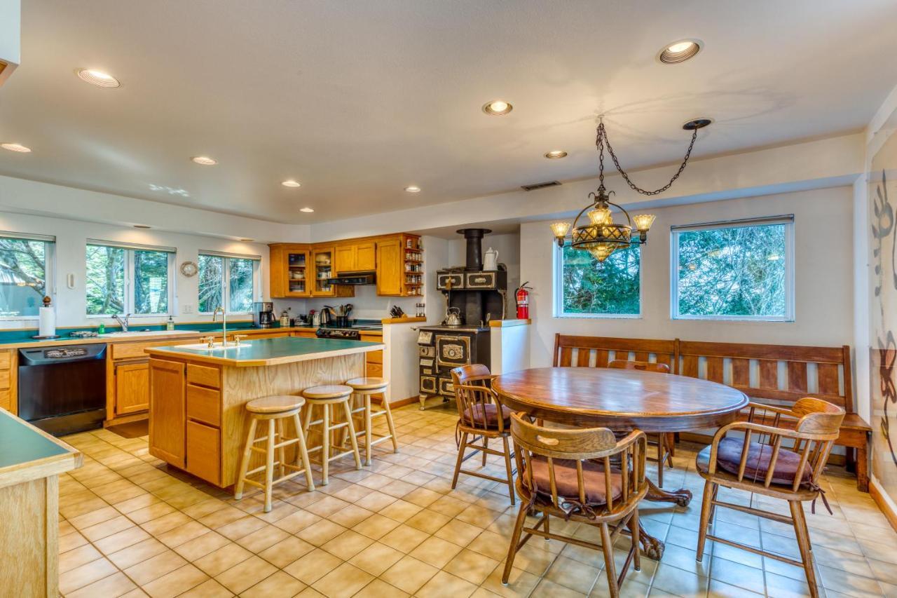 Forest Ridge Retreat Coos Bay Eksteriør bilde