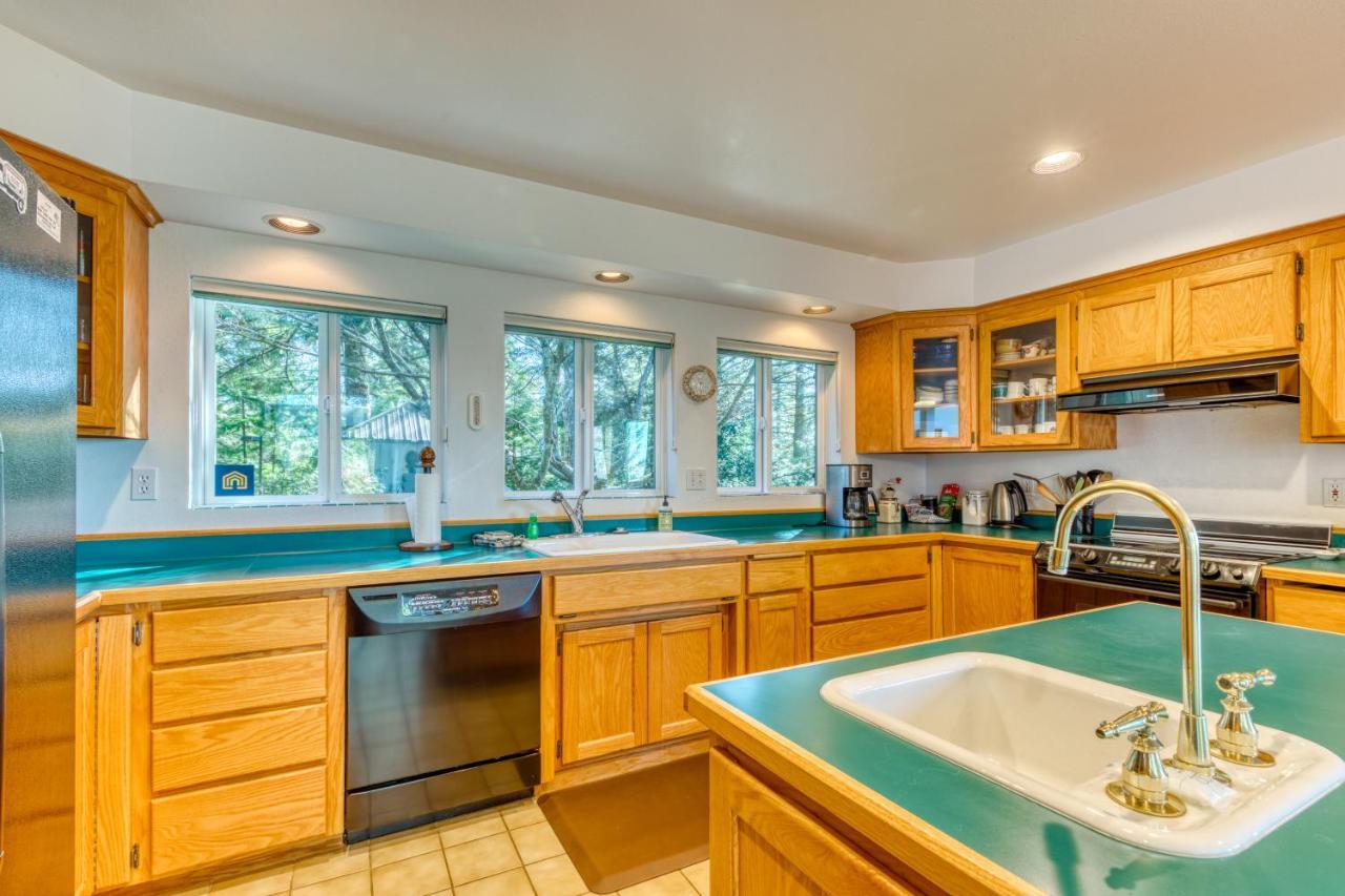 Forest Ridge Retreat Coos Bay Eksteriør bilde